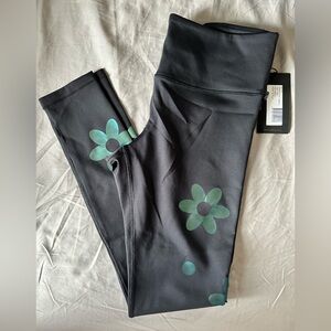 NOLI Leggings — Size Medium
